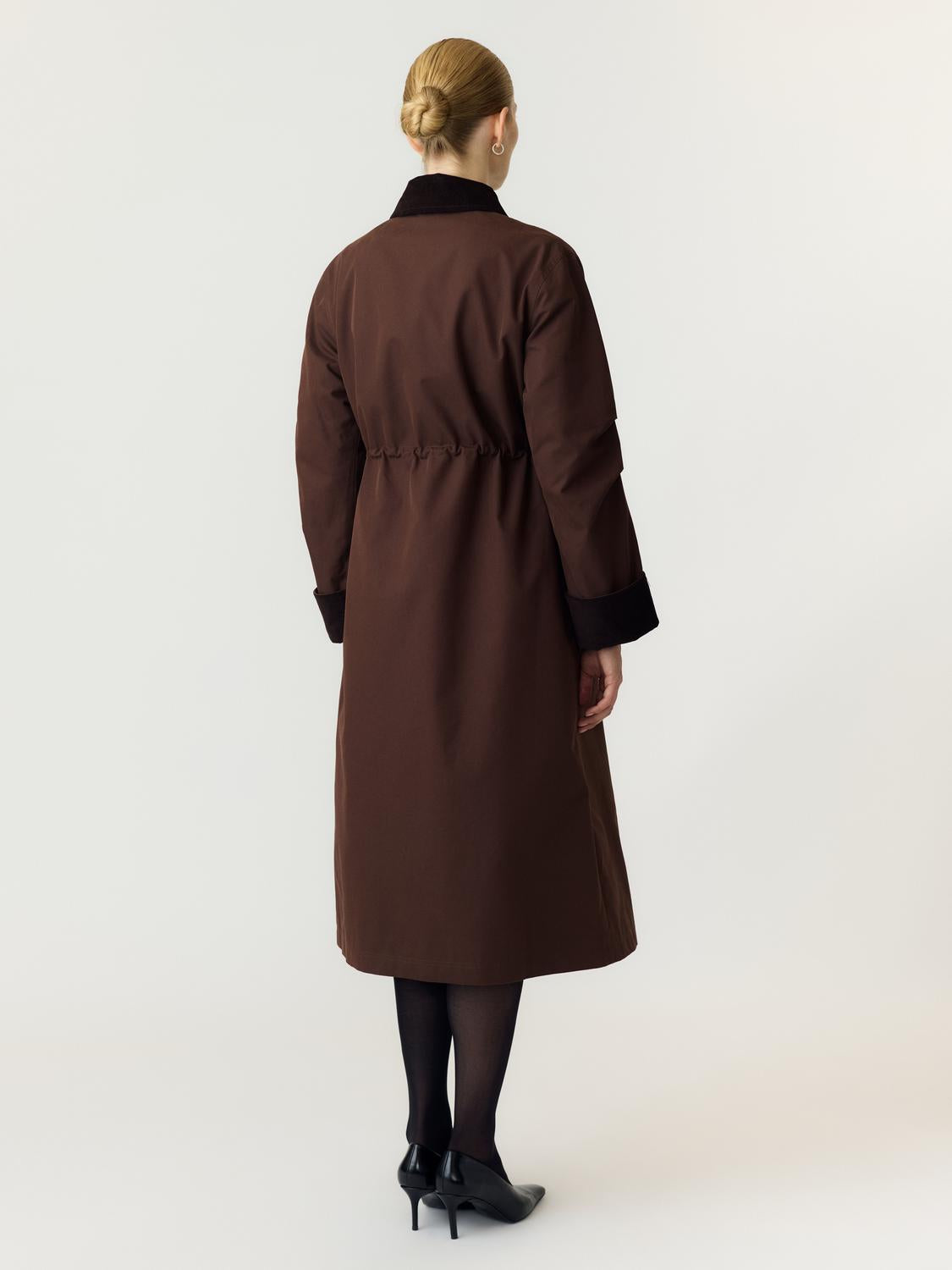 model_shot-back